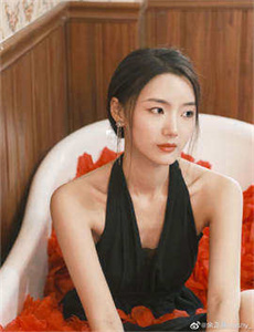 《金瓶瓶之爱的性奴2-欧美runningman》
