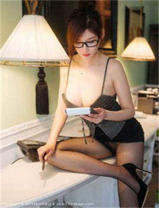 《偷看美女洗澡-最新动作片国语电影》