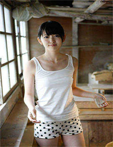 《9位美女撒尿正面自拍尿口-闯关东2全集》